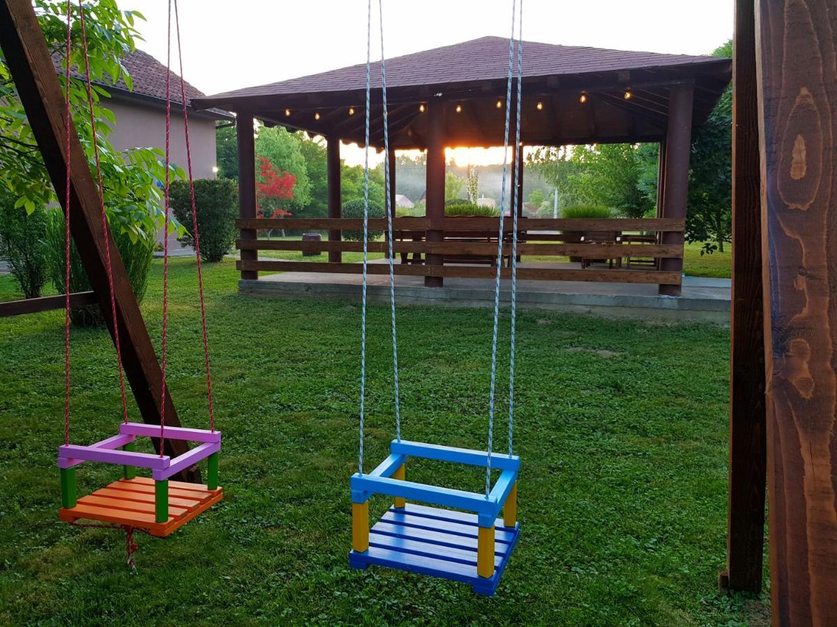 Kuca Za Odmor Rubic Villa Vinkovci Bagian luar foto