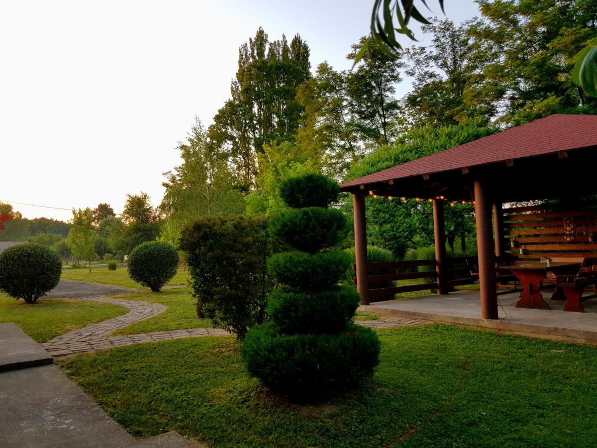 Kuca Za Odmor Rubic Villa Vinkovci Bagian luar foto